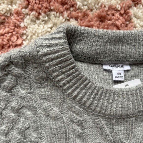 Cropped Cable Sweater - Picture 3 of 3